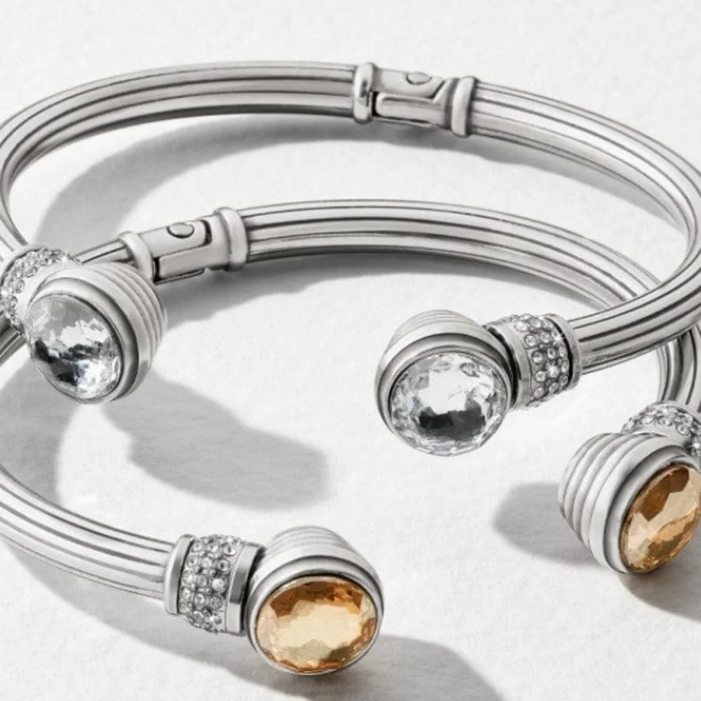 Elegant Silver Bracelet with Crystal Accents - Picture 3 of 3